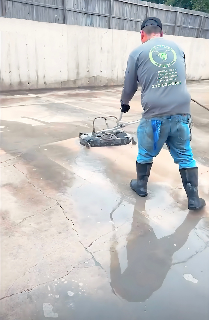 Parking lot San Antonio Power Pressure Wash, Exterior Cleaning Maintenance